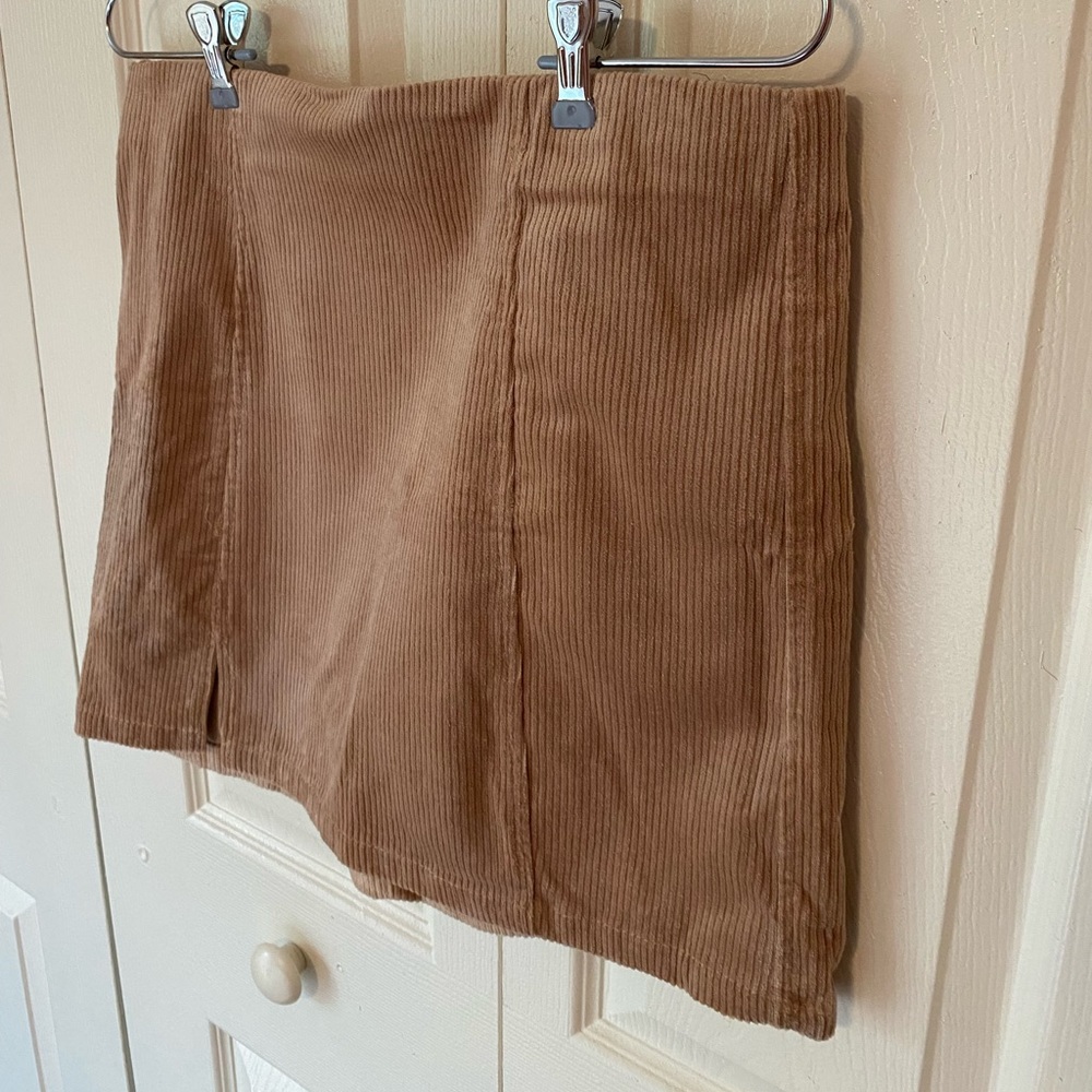 CORDUROY TAN MINI SKIRT, SIZE M, RUE 21